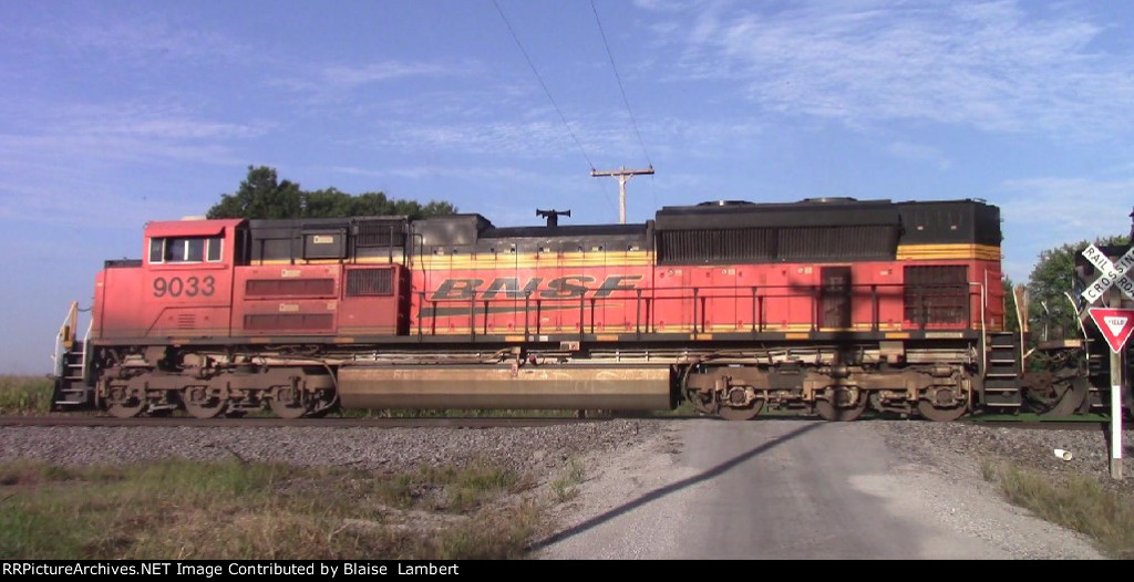 BNSF 9033